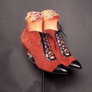 1970s Victorian Style Lace Up Bootie Shoes Heels